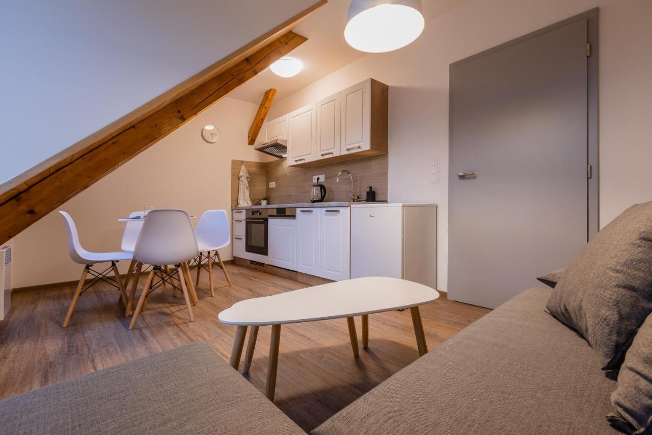 Romanticky Loft Parking U Hlavniho Nadrazi 올로모우츠 외부 사진