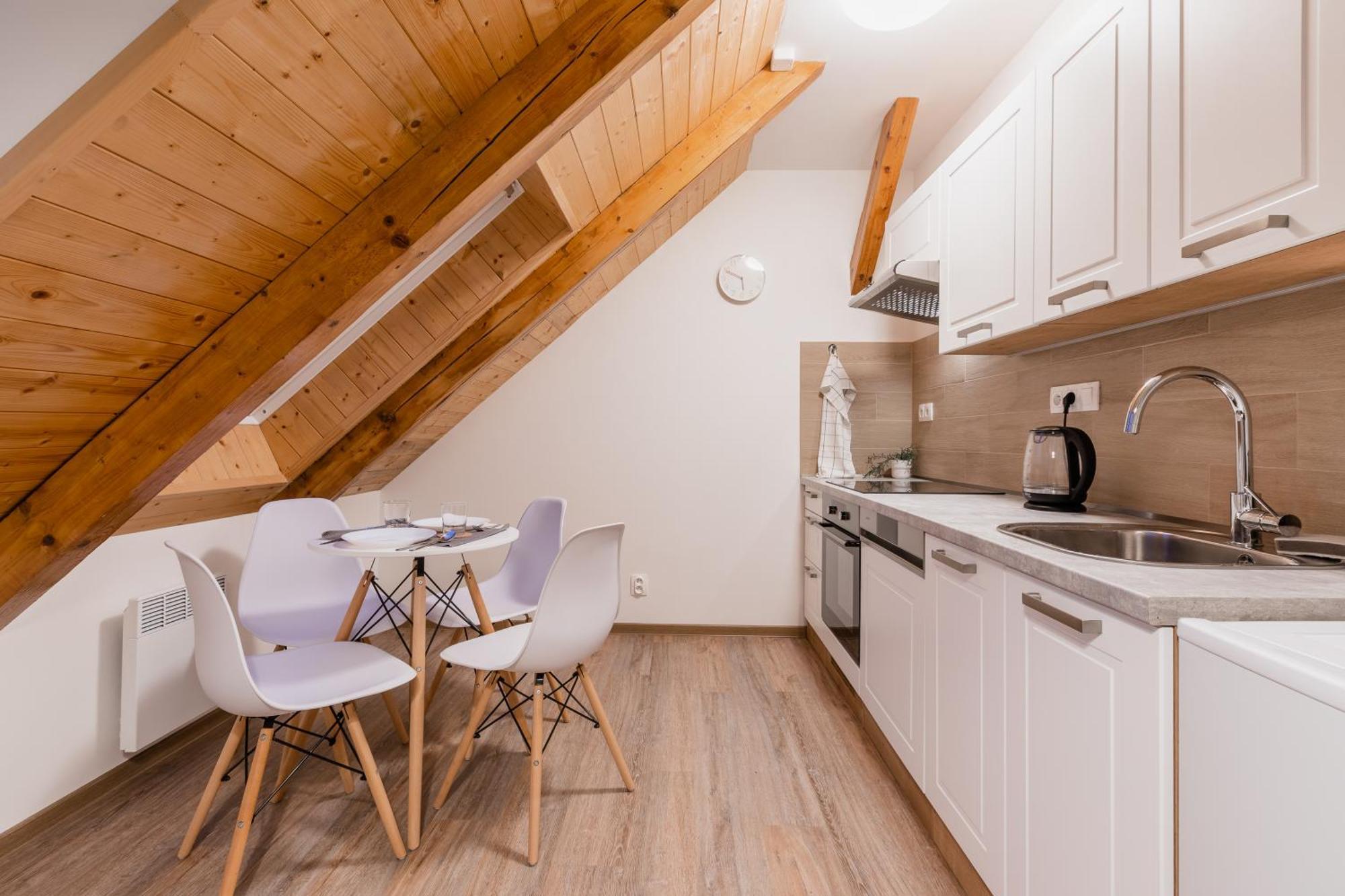 Romanticky Loft Parking U Hlavniho Nadrazi 올로모우츠 외부 사진