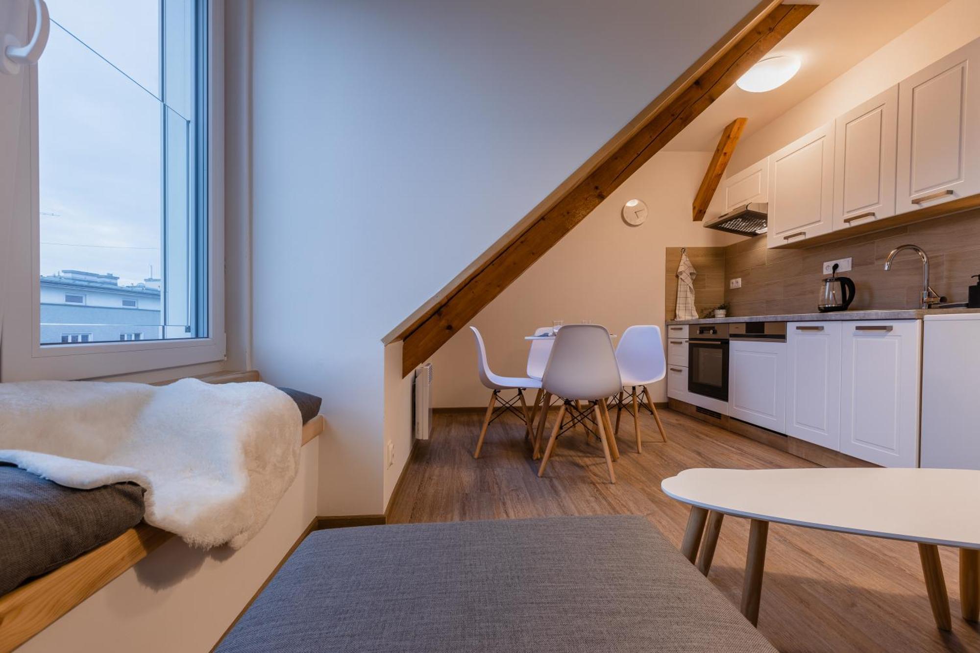 Romanticky Loft Parking U Hlavniho Nadrazi 올로모우츠 외부 사진