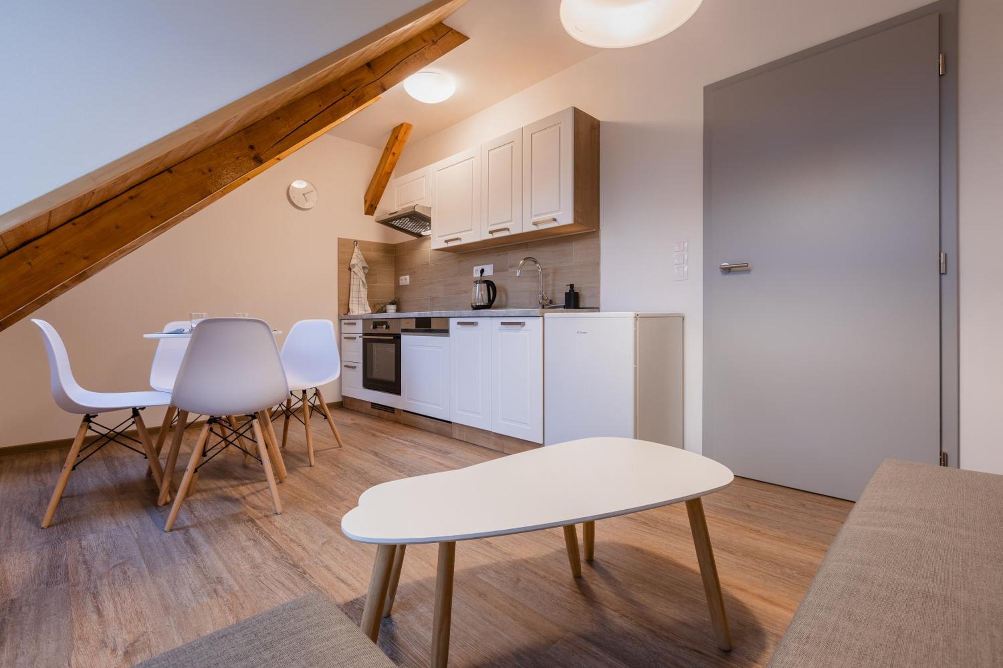 Romanticky Loft Parking U Hlavniho Nadrazi 올로모우츠 외부 사진